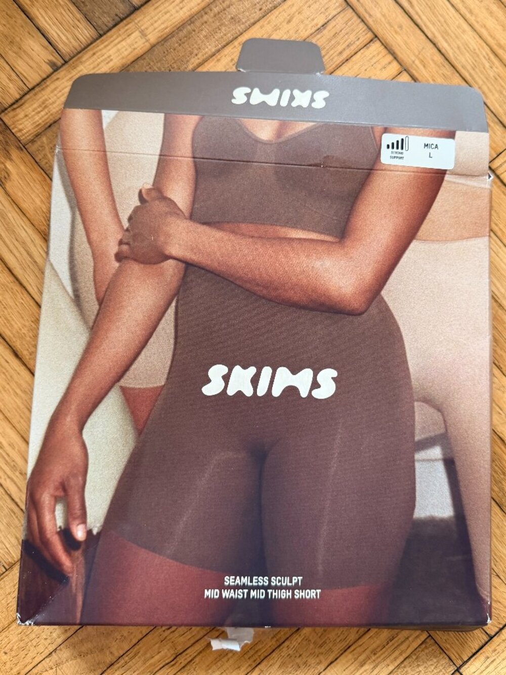 Skims Seamless Sculpt Mid Thigh Mid Waist Short